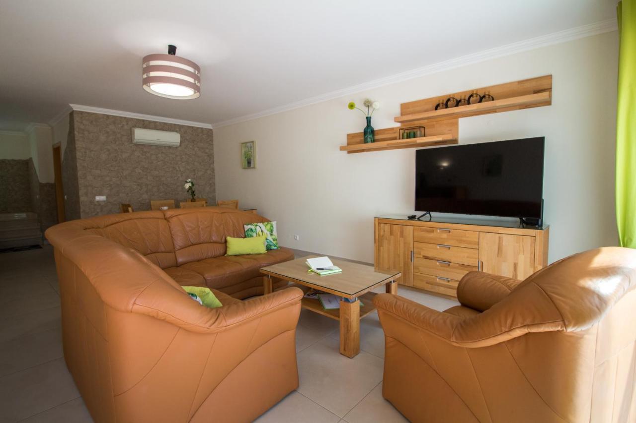 Cliff-Top Townhouse With Stunning Ocean Views Carvoeiro  Bagian luar foto